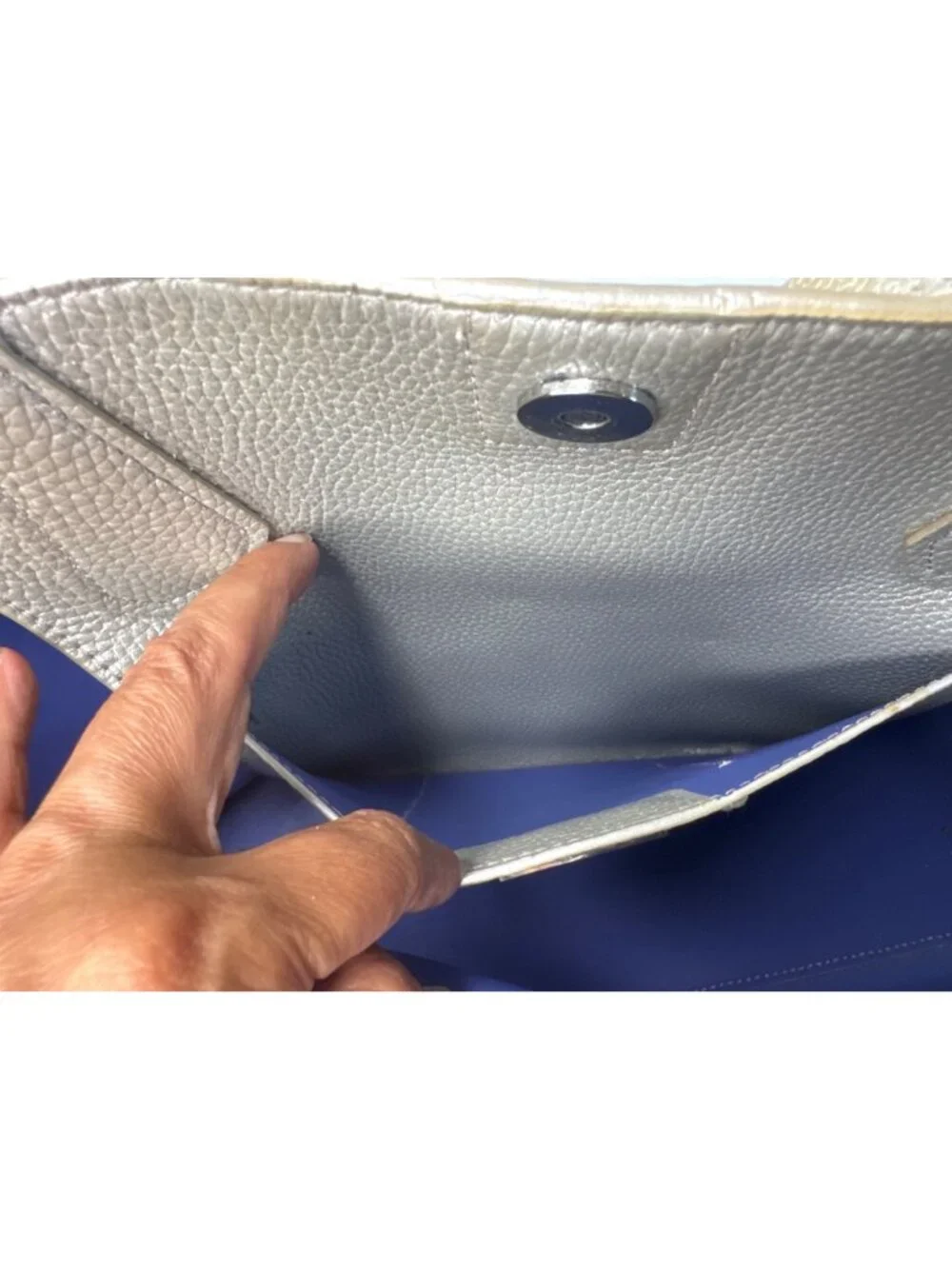 Tory Burch Metallic Silver Leather Tote Bag W/Blue Interior & Pocketed Design